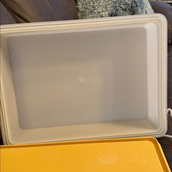 VINTAGE TUPPERWARE RECTANGLE CAKE TAKER CARRIER WITH HANDLE - Picture 3 of 5